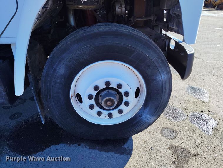 image for item DV6712 1986 International  1754 pothole patcher truck