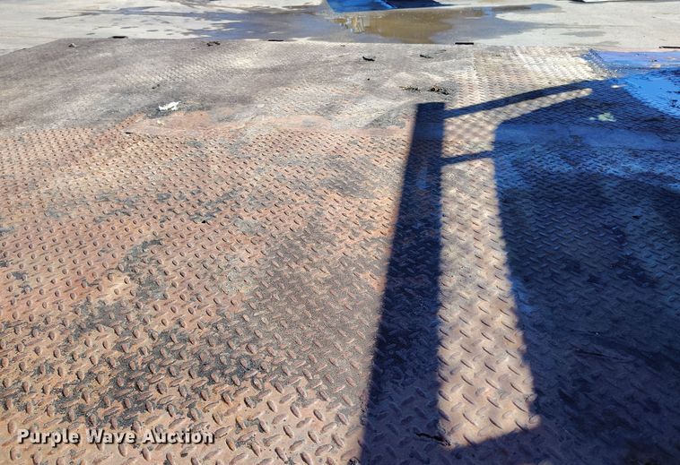 image for item DV6713 1995 Chevrolet Kodiak C5500 flatbed truck