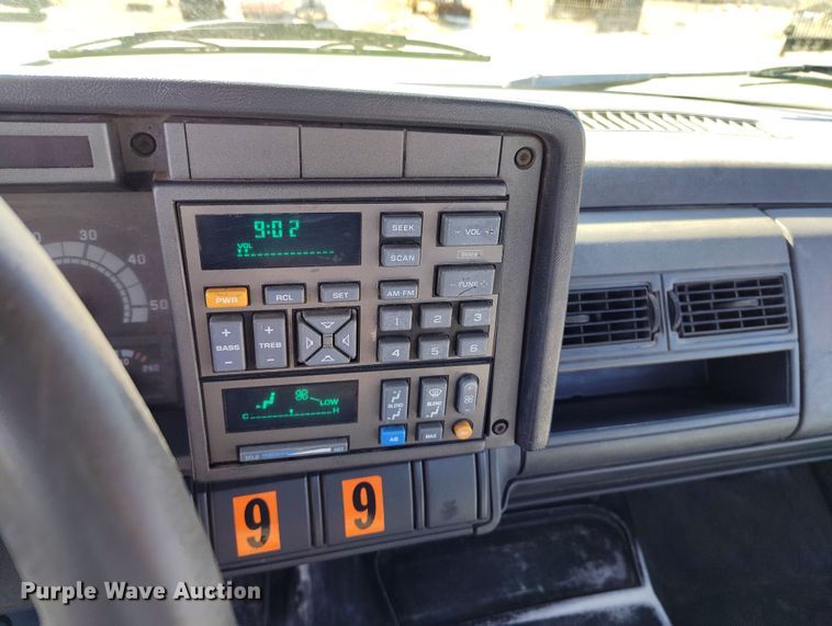 image for item DV6713 1995 Chevrolet Kodiak C5500 flatbed truck