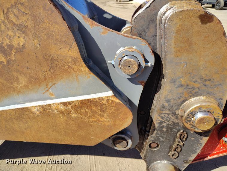 image for item DV6718 2015 Link-Belt 300X4 excavator