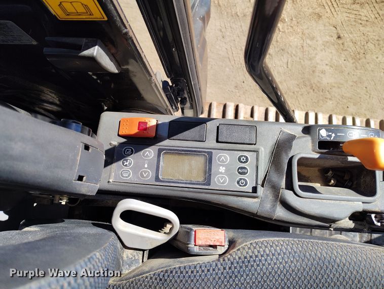 image for item DV6718 2015 Link-Belt 300X4 excavator