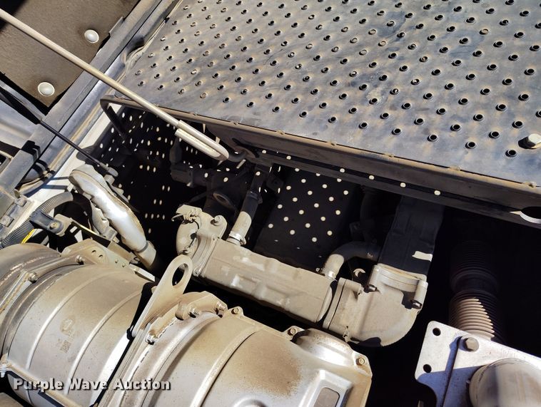 image for item DV6718 2015 Link-Belt 300X4 excavator