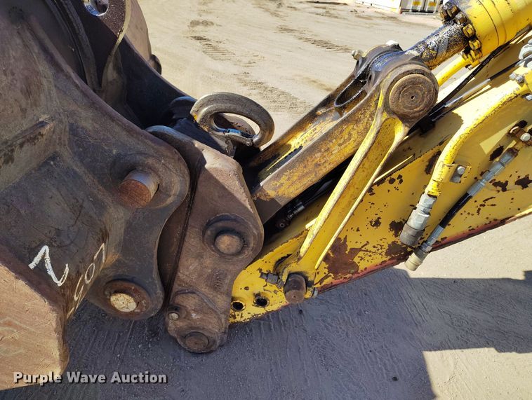 image for item DV6719 2005 Komatsu PC228USLC-3 excavator