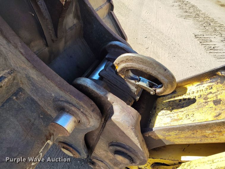 image for item DV6719 2005 Komatsu PC228USLC-3 excavator