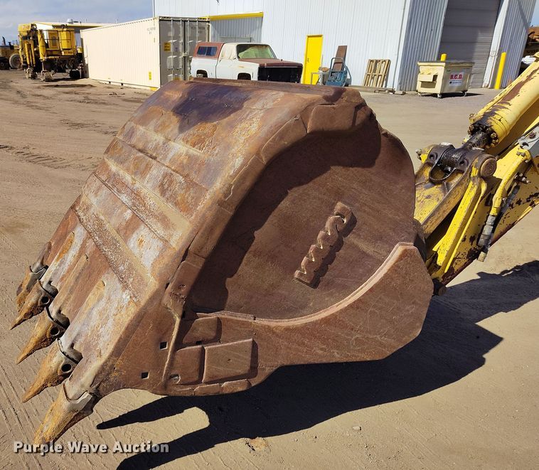 image for item DV6719 2005 Komatsu PC228USLC-3 excavator