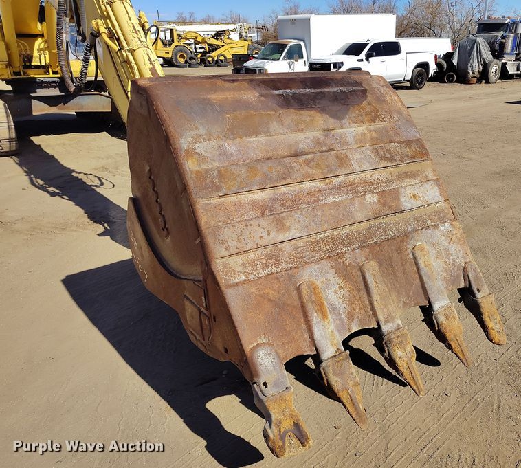 image for item DV6719 2005 Komatsu PC228USLC-3 excavator