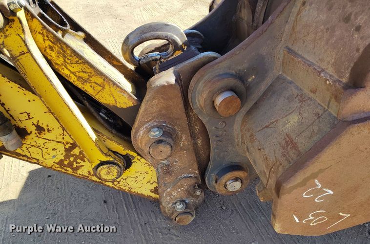 image for item DV6719 2005 Komatsu PC228USLC-3 excavator