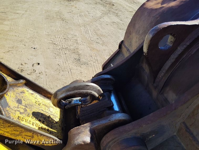 image for item DV6719 2005 Komatsu PC228USLC-3 excavator