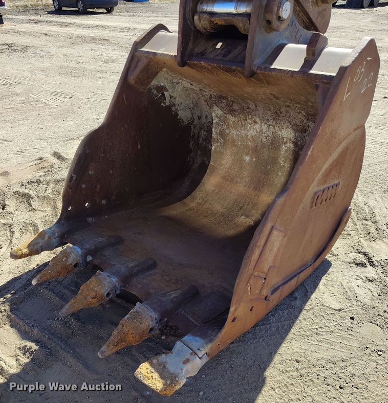 image for item DV6719 2005 Komatsu PC228USLC-3 excavator