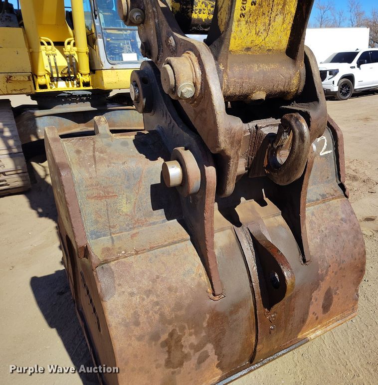 image for item DV6719 2005 Komatsu PC228USLC-3 excavator