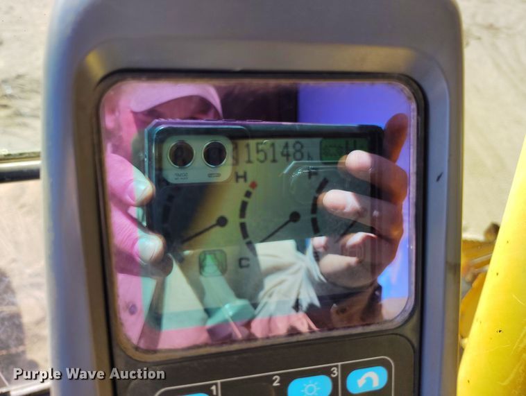 image for item DV6719 2005 Komatsu PC228USLC-3 excavator