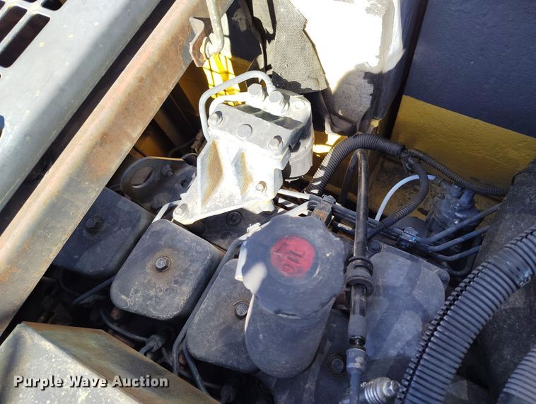 image for item DV6719 2005 Komatsu PC228USLC-3 excavator