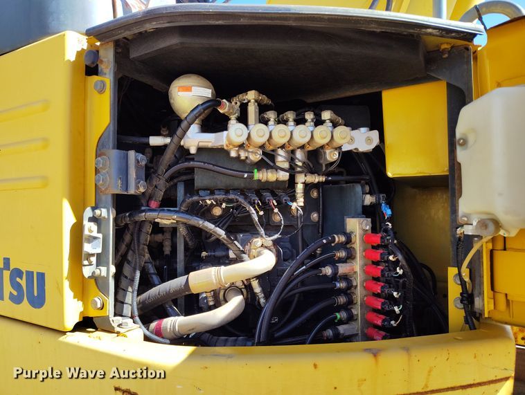 image for item DV6719 2005 Komatsu PC228USLC-3 excavator