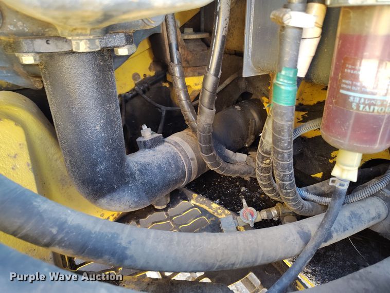 image for item DV6719 2005 Komatsu PC228USLC-3 excavator