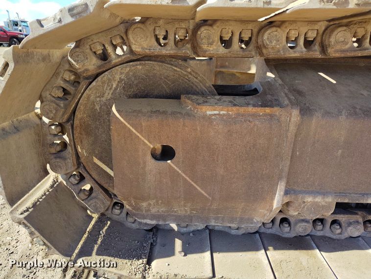 image for item DV6719 2005 Komatsu PC228USLC-3 excavator