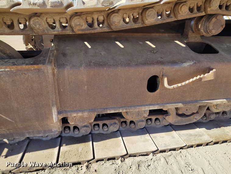 image for item DV6719 2005 Komatsu PC228USLC-3 excavator