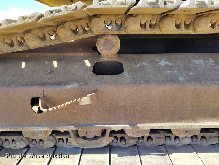 image for item DV6719 2005 Komatsu PC228USLC-3 excavator