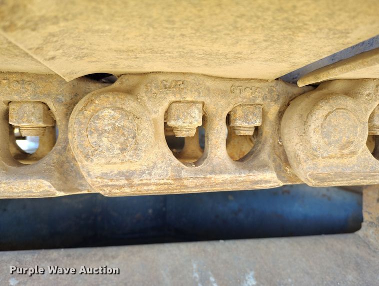 image for item DV6719 2005 Komatsu PC228USLC-3 excavator