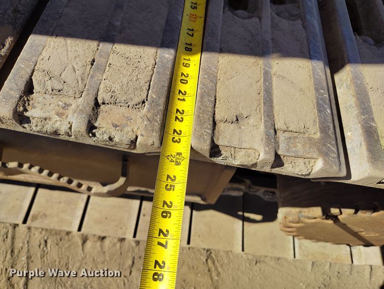 image for item DV6719 2005 Komatsu PC228USLC-3 excavator