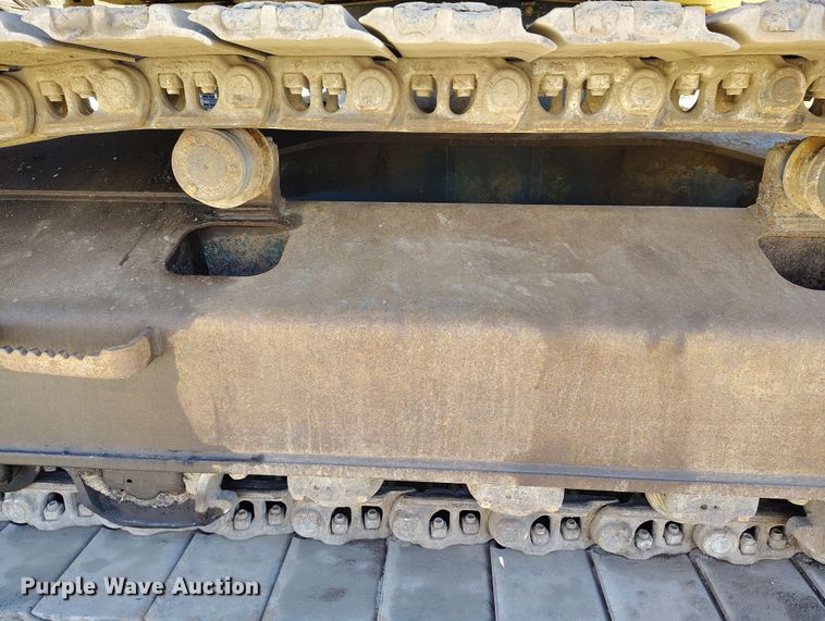 image for item DV6719 2005 Komatsu PC228USLC-3 excavator