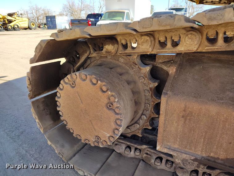 image for item DV6719 2005 Komatsu PC228USLC-3 excavator