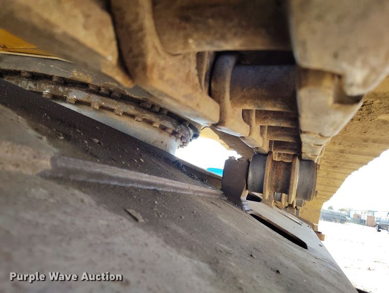 image for item DV6719 2005 Komatsu PC228USLC-3 excavator