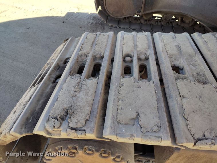 image for item DV6719 2005 Komatsu PC228USLC-3 excavator