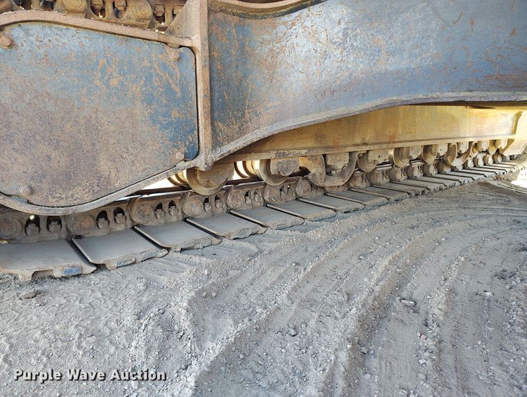 image for item DV6719 2005 Komatsu PC228USLC-3 excavator