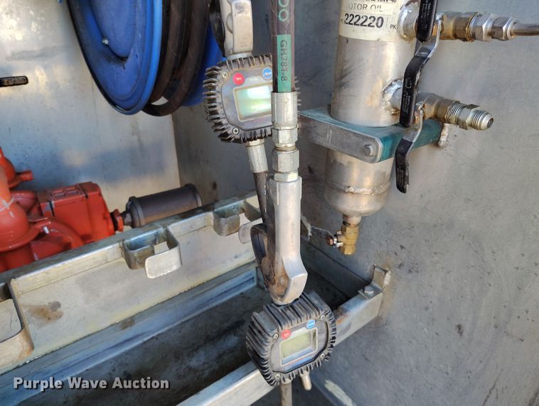 image for item DV6720 2012 International DuraStar 4400 fuel / lube truck