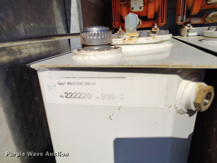 image for item DV6720 2012 International DuraStar 4400 fuel / lube truck