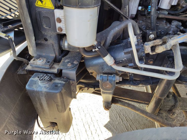 image for item DV6720 2012 International DuraStar 4400 fuel / lube truck