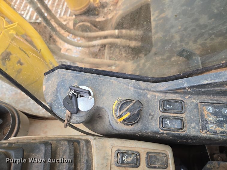 image for item DW1799 2019 Kobelco SK350LC-10 excavator