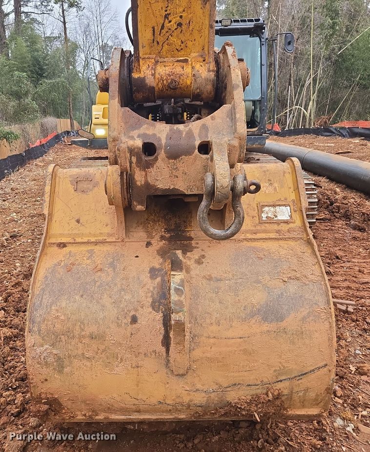 image for item DW1800 2019 Kobelco SK350LC-10 excavator