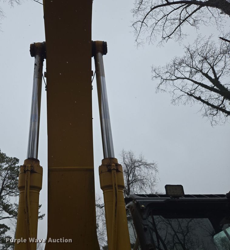 image for item DW1800 2019 Kobelco SK350LC-10 excavator