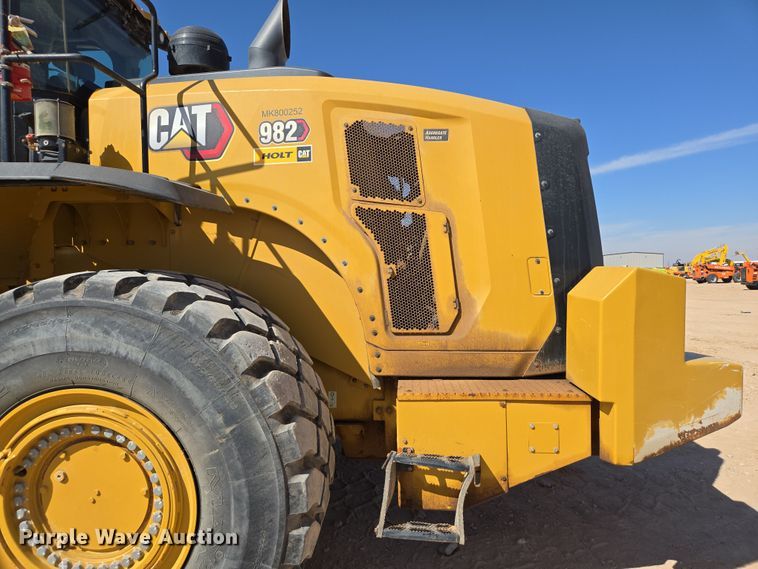 image for item DW1812 2021 Caterpillar 982 wheel loader