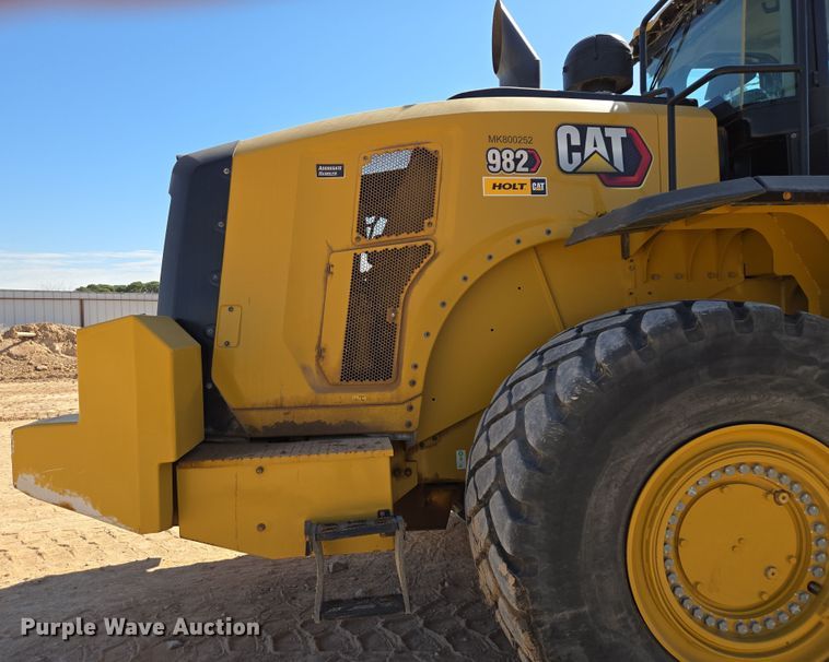 image for item DW1812 2021 Caterpillar 982 wheel loader