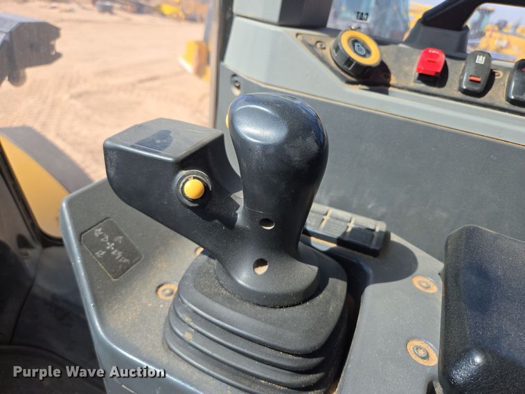 image for item DW1812 2021 Caterpillar 982 wheel loader
