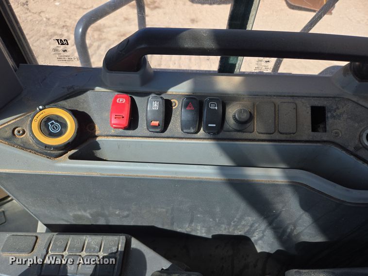 image for item DW1812 2021 Caterpillar 982 wheel loader