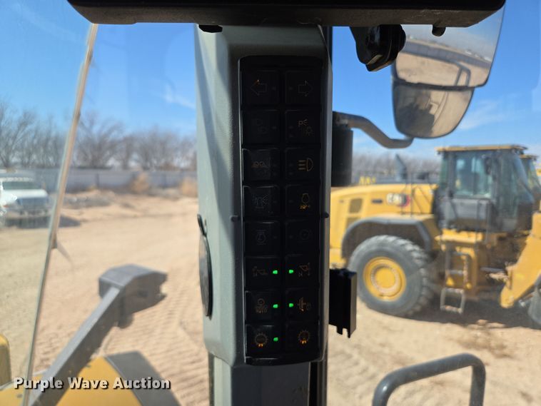 image for item DW1812 2021 Caterpillar 982 wheel loader