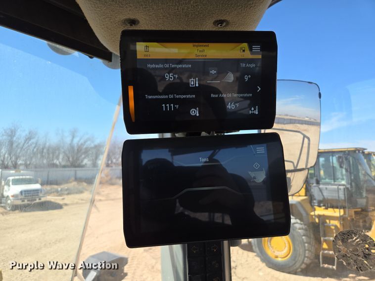 image for item DW1812 2021 Caterpillar 982 wheel loader