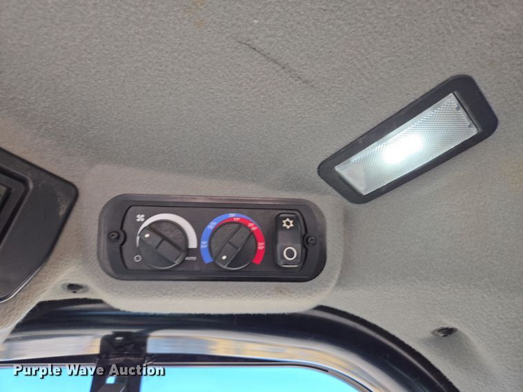 image for item DW1812 2021 Caterpillar 982 wheel loader