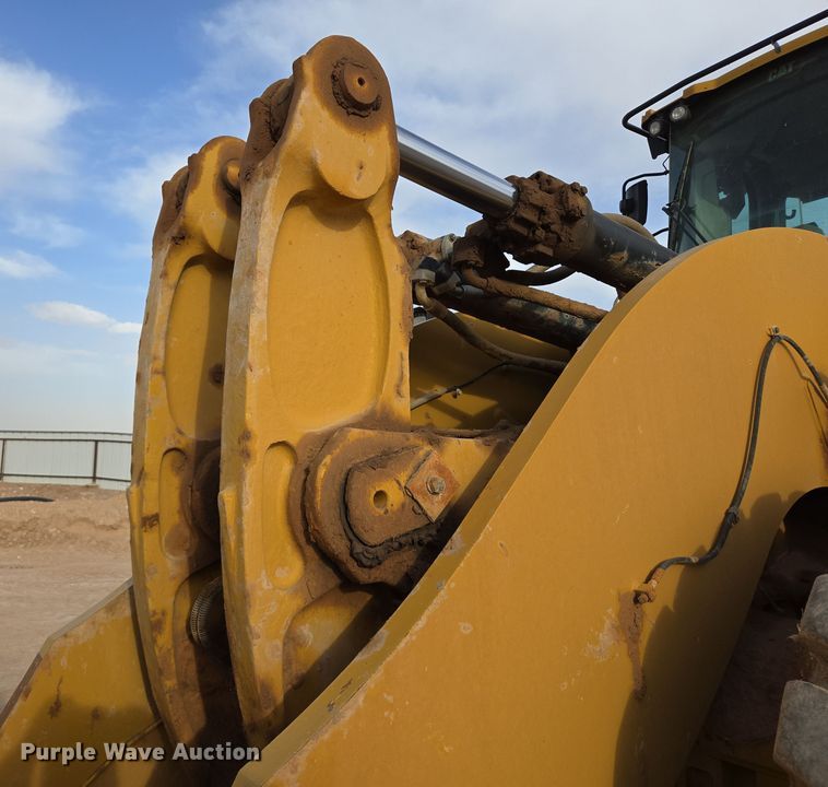 image for item DW1813 2022 Caterpillar 982 wheel loader