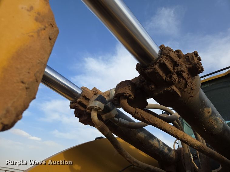 image for item DW1813 2022 Caterpillar 982 wheel loader