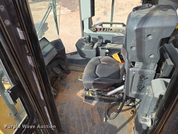 image for item DW1813 2022 Caterpillar 982 wheel loader