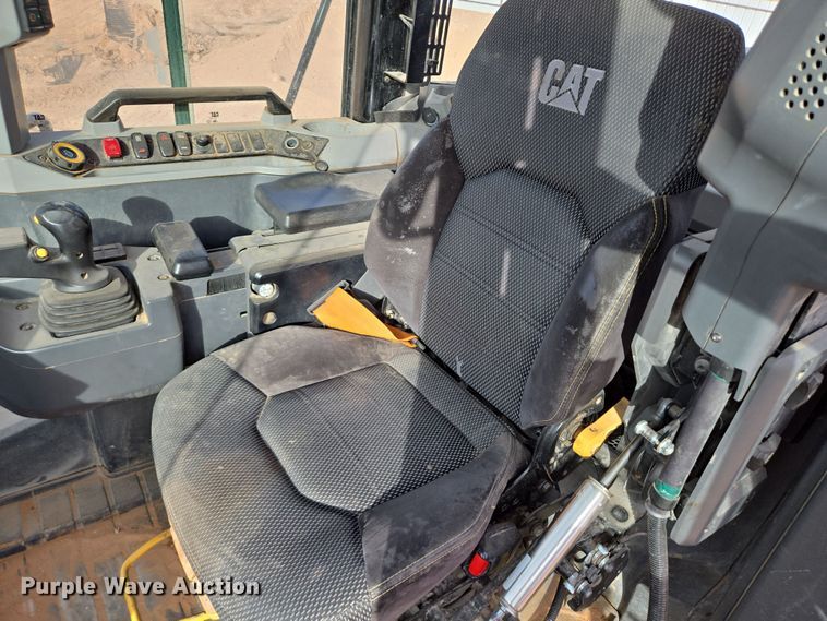 image for item DW1813 2022 Caterpillar 982 wheel loader