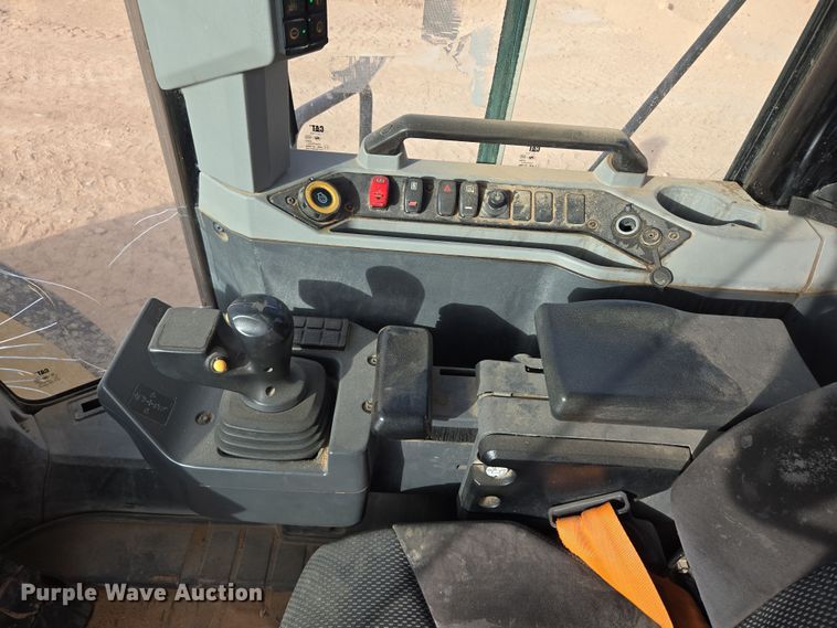 image for item DW1813 2022 Caterpillar 982 wheel loader