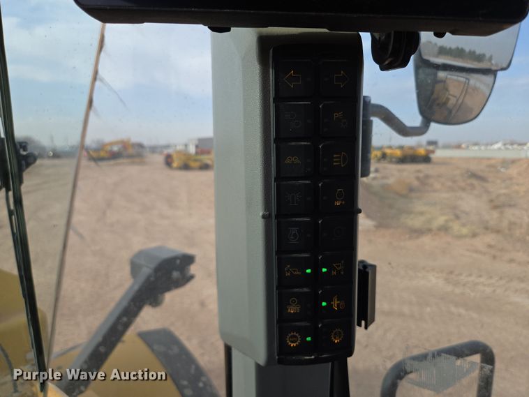 image for item DW1813 2022 Caterpillar 982 wheel loader