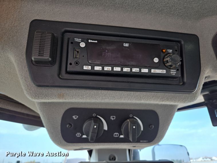 image for item DW1813 2022 Caterpillar 982 wheel loader