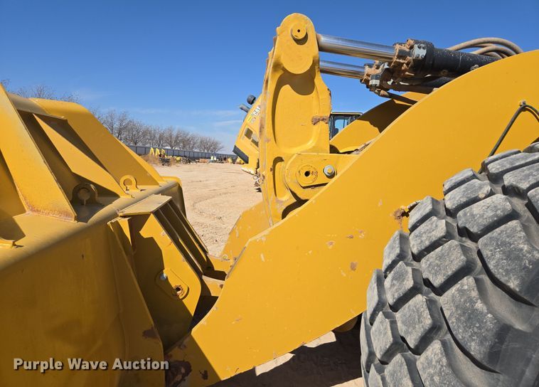 image for item DW1815 2022 Caterpillar 982 wheel loader