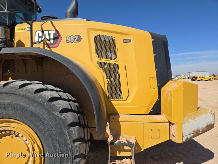 image for item DW1815 2022 Caterpillar 982 wheel loader